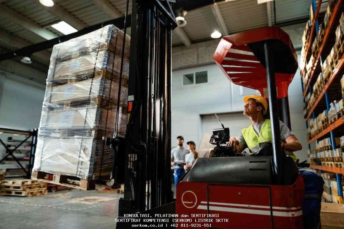 SIO Forklift Wajib untuk Gudang & Logistik? Ini Cara Cepat dan Legal Mendapatkannya! SIO Forklift Wajib untuk Gudang & Logistik